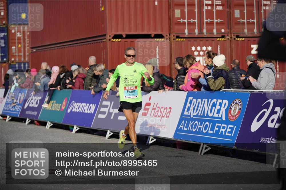 03.10.2025 - Köhlbrandbrückenlauf Michael Burmester http://msf.ph/oto/8995465 03.10.2025 09:57:48 Ziel 1079, 1135, 3079, 3135, 3136, 3211 meine-sportfotos.de