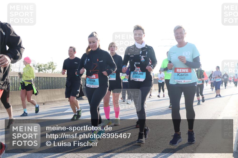 03.10.2025 - Köhlbrandbrückenlauf Luisa Fischer http://msf.ph/oto/8995467 03.10.2025 10:25:43 Position 3 4503, 2926, 2928, 2927 meine-sportfotos.de