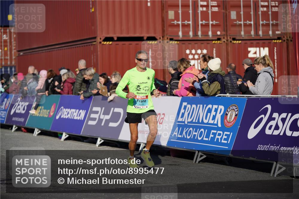 03.10.2025 - Köhlbrandbrückenlauf Michael Burmester http://msf.ph/oto/8995477 03.10.2025 09:57:48 Ziel 1079, 1135, 3079, 3135, 3136, 3211 meine-sportfotos.de