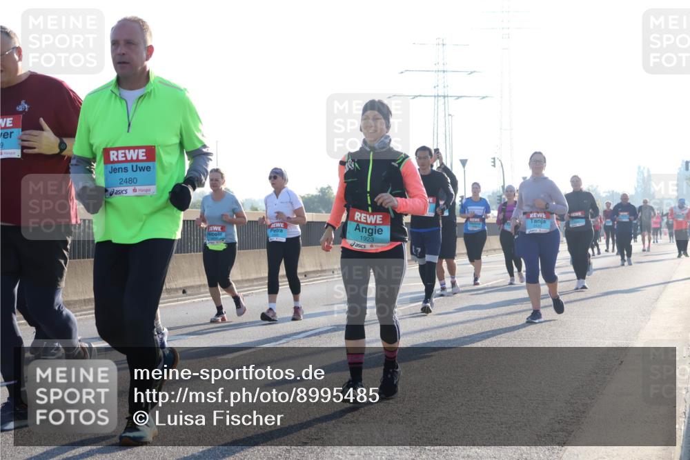 03.10.2025 - Köhlbrandbrückenlauf Luisa Fischer http://msf.ph/oto/8995485 03.10.2025 10:25:46 Position 3 9, 2480, 1923, 2894 meine-sportfotos.de