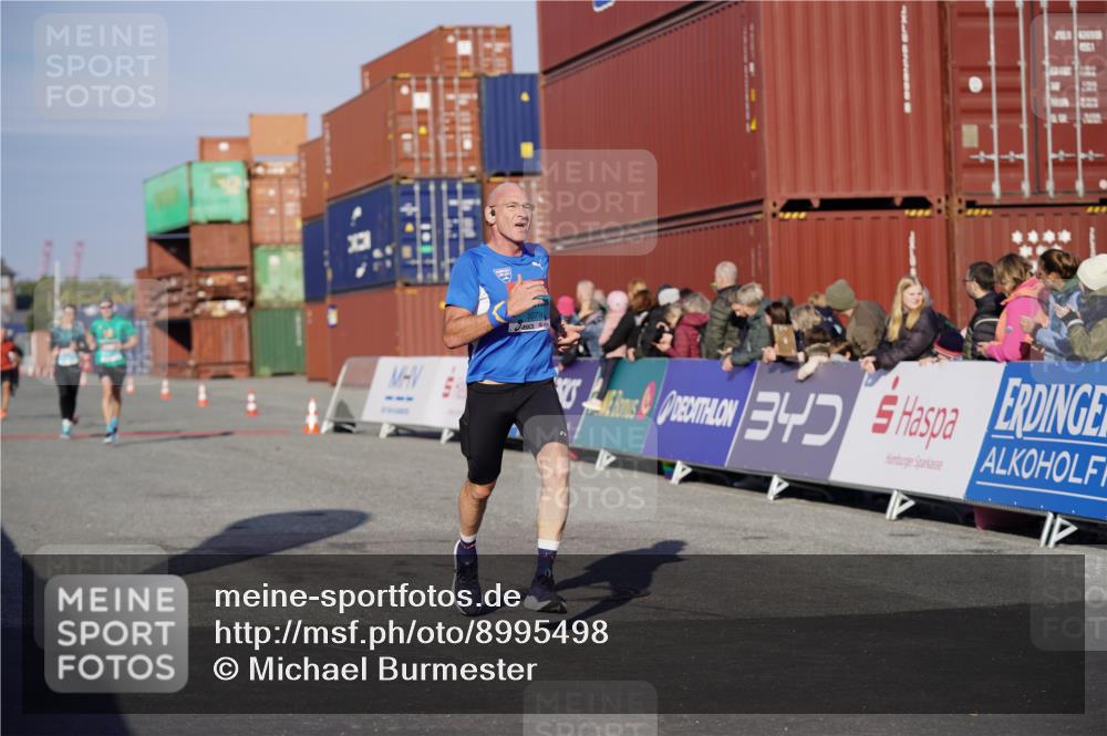 03.10.2025 - Köhlbrandbrückenlauf Michael Burmester http://msf.ph/oto/8995498 03.10.2025 09:57:50 Ziel 1079, 2815, 3079, 3135, 3136, 3211 meine-sportfotos.de