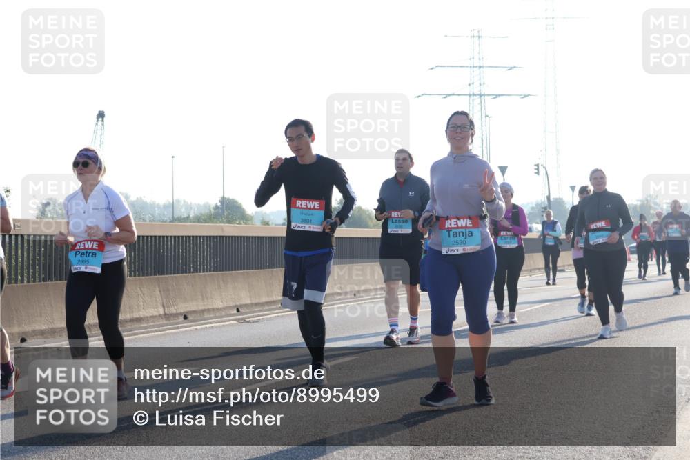 03.10.2025 - Köhlbrandbrückenlauf Luisa Fischer http://msf.ph/oto/8995499 03.10.2025 10:25:48 Position 3 2895, 3801, 2182, 2530 meine-sportfotos.de