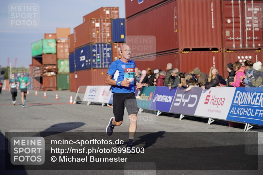 03.10.2025 - Köhlbrandbrückenlauf Michael Burmester http://msf.ph/oto/8995503 03.10.2025 09:57:50 Ziel 1079, 2815, 3079, 3135, 3136, 3211 meine-sportfotos.de