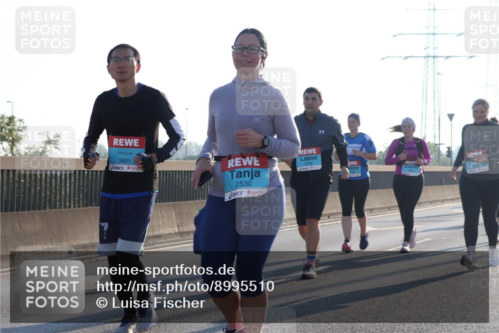 03.10.2025 - Köhlbrandbrückenlauf Luisa Fischer http://msf.ph/oto/8995510 03.10.2025 10:25:49 Position 3 3801, 2530, 2182, 2548 meine-sportfotos.de