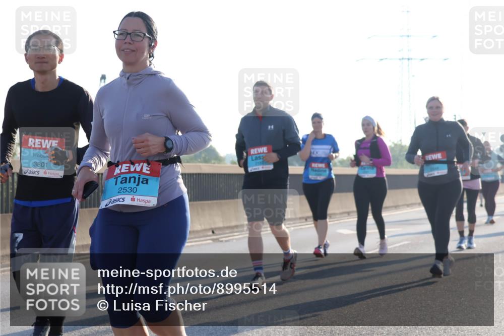 03.10.2025 - Köhlbrandbrückenlauf Luisa Fischer http://msf.ph/oto/8995514 03.10.2025 10:25:50 Position 3 3801, 2530 meine-sportfotos.de