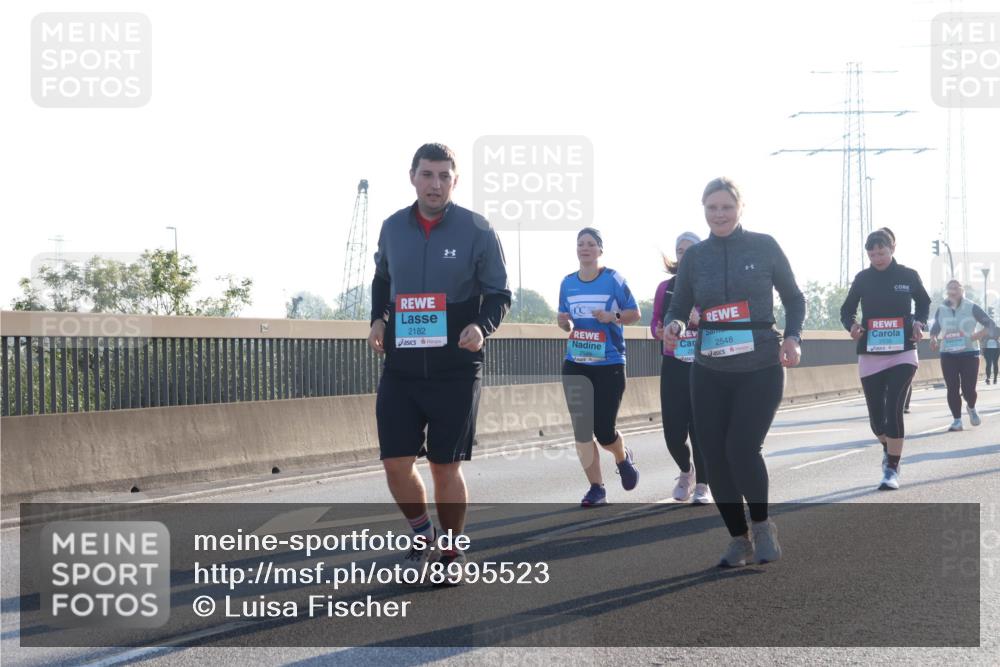 03.10.2025 - Köhlbrandbrückenlauf Luisa Fischer http://msf.ph/oto/8995523 03.10.2025 10:25:51 Position 3 2, 2182, 2548 meine-sportfotos.de