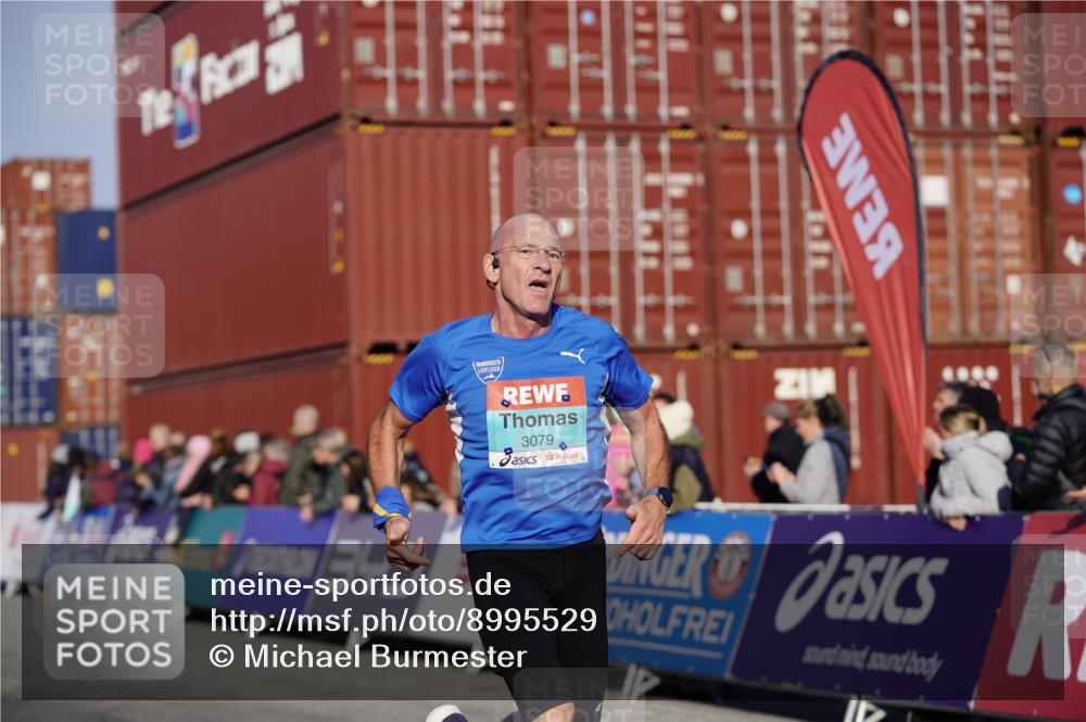 03.10.2025 - Köhlbrandbrückenlauf Michael Burmester http://msf.ph/oto/8995529 03.10.2025 09:57:52 Ziel 1027, 1079, 2815, 3079, 3135, 3136 meine-sportfotos.de