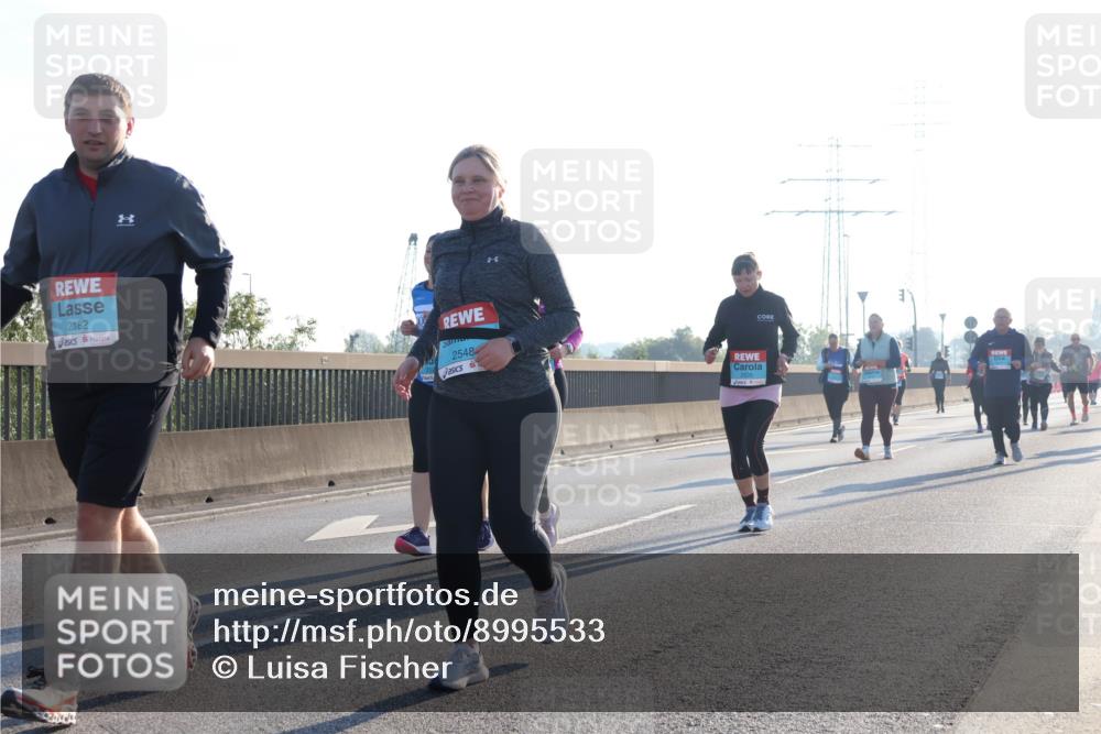 03.10.2025 - Köhlbrandbrückenlauf Luisa Fischer http://msf.ph/oto/8995533 03.10.2025 10:25:52 Position 3 2182, 2548 meine-sportfotos.de