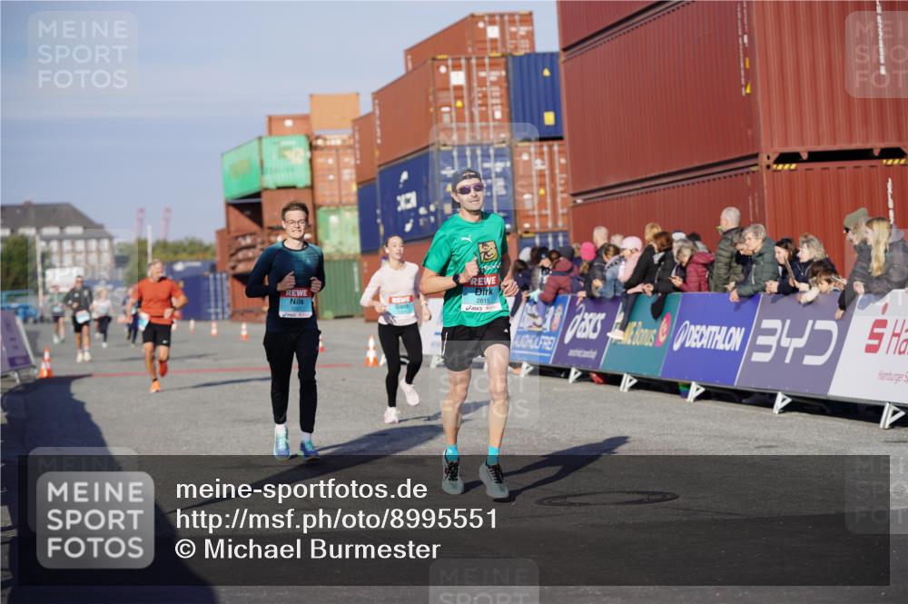 03.10.2025 - Köhlbrandbrückenlauf Michael Burmester http://msf.ph/oto/8995551 03.10.2025 09:57:56 Ziel 1027, 1210, 1251, 2815, 3079 meine-sportfotos.de