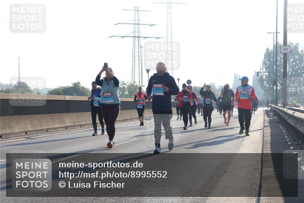 03.10.2025 - Köhlbrandbrückenlauf Luisa Fischer http://msf.ph/oto/8995552 03.10.2025 10:25:55 Position 3 3517, 2515, 1 meine-sportfotos.de