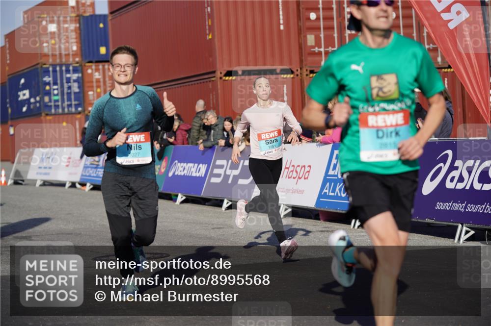 03.10.2025 - Köhlbrandbrückenlauf Michael Burmester http://msf.ph/oto/8995568 03.10.2025 09:57:58 Ziel 1027, 1210, 1251, 2815 meine-sportfotos.de