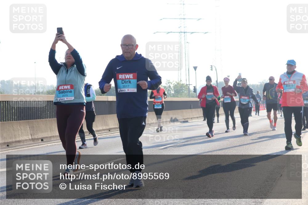 03.10.2025 - Köhlbrandbrückenlauf Luisa Fischer http://msf.ph/oto/8995569 03.10.2025 10:25:57 Position 3 3517, 2515 meine-sportfotos.de