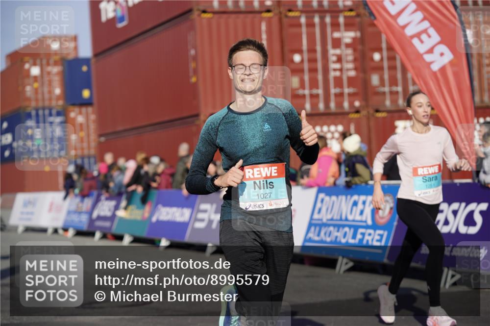 03.10.2025 - Köhlbrandbrückenlauf Michael Burmester http://msf.ph/oto/8995579 03.10.2025 09:57:59 Ziel 1027, 1210, 1251, 2815 meine-sportfotos.de