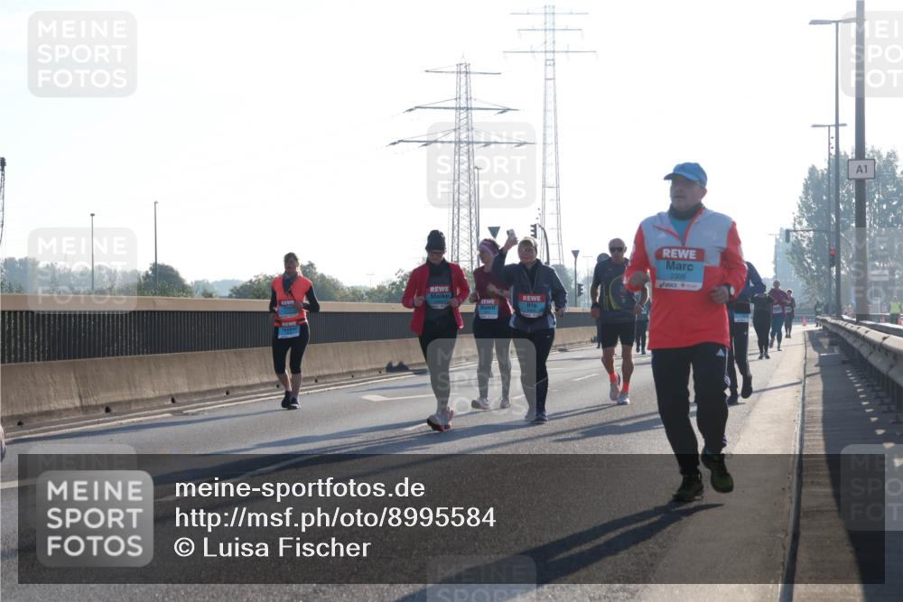 03.10.2025 - Köhlbrandbrückenlauf Luisa Fischer http://msf.ph/oto/8995584 03.10.2025 10:26:00 Position 3 2306, 1 meine-sportfotos.de