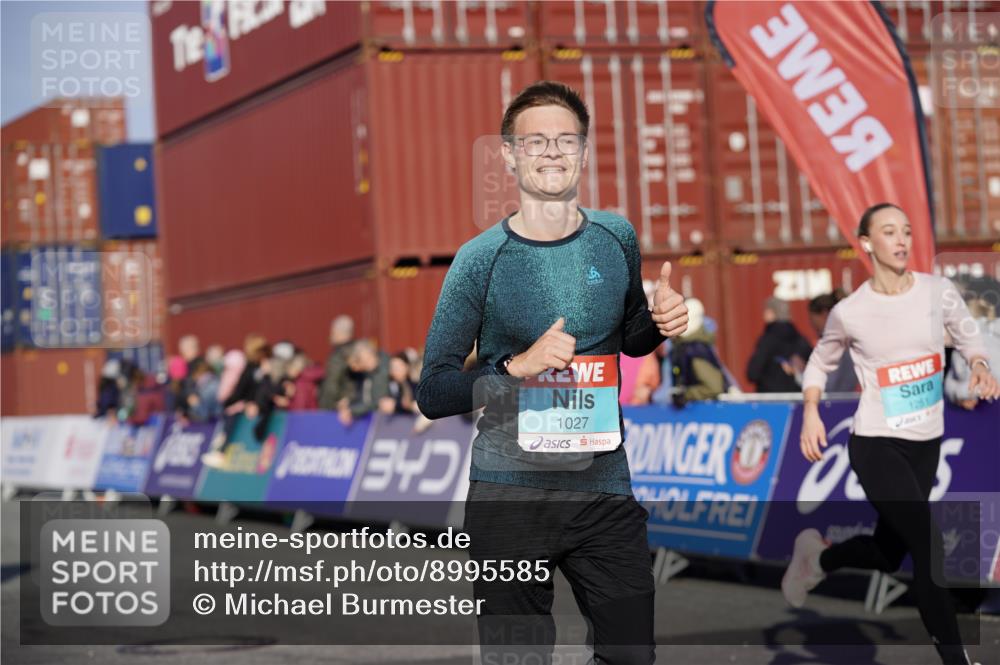 03.10.2025 - Köhlbrandbrückenlauf Michael Burmester http://msf.ph/oto/8995585 03.10.2025 09:57:59 Ziel 1027, 1210, 1251, 2815 meine-sportfotos.de