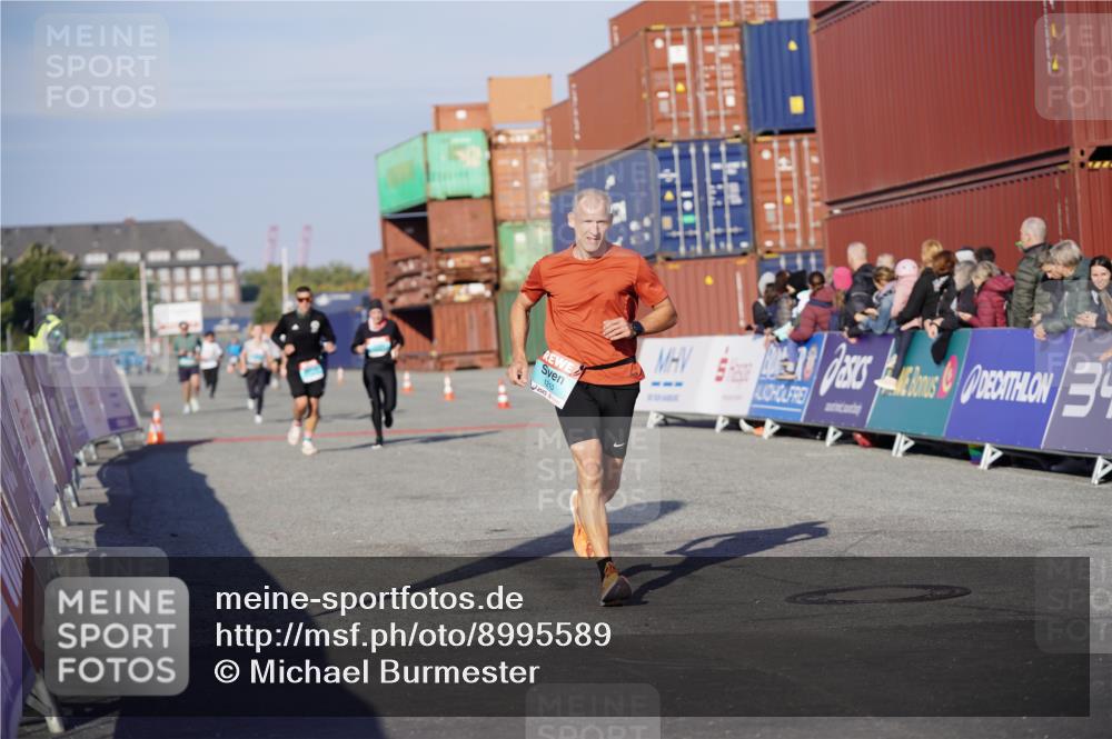 03.10.2025 - Köhlbrandbrückenlauf Michael Burmester http://msf.ph/oto/8995589 03.10.2025 09:58:00 Ziel 1027, 1114, 1167, 1210, 1251, 2815 meine-sportfotos.de