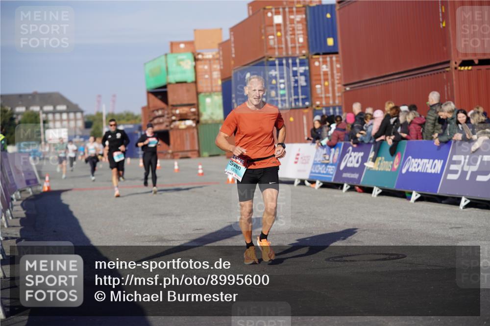 03.10.2025 - Köhlbrandbrückenlauf Michael Burmester http://msf.ph/oto/8995600 03.10.2025 09:58:00 Ziel 1027, 1114, 1167, 1210, 1251, 2815 meine-sportfotos.de