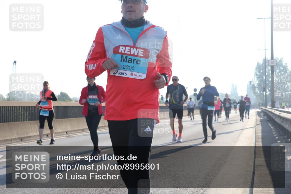 03.10.2025 - Köhlbrandbrückenlauf Luisa Fischer http://msf.ph/oto/8995601 03.10.2025 10:26:02 Position 3 2306, 1 meine-sportfotos.de