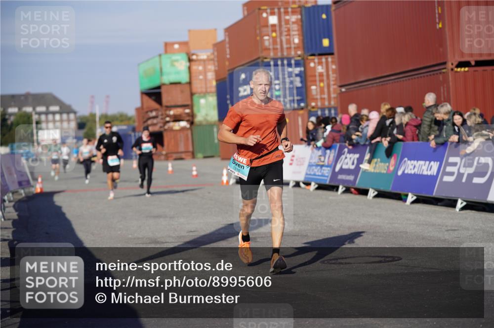 03.10.2025 - Köhlbrandbrückenlauf Michael Burmester http://msf.ph/oto/8995606 03.10.2025 09:58:00 Ziel 1027, 1114, 1167, 1210, 1251, 2815 meine-sportfotos.de