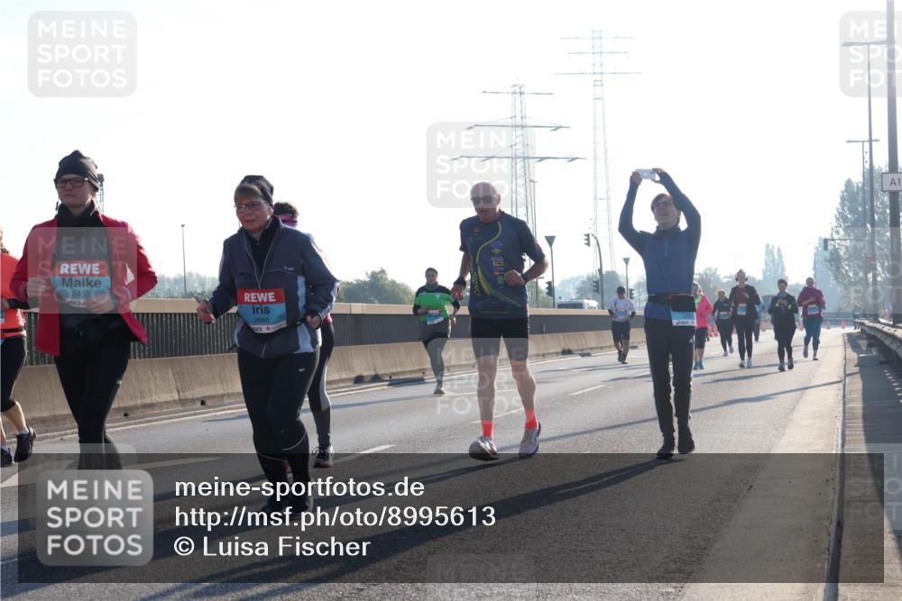 03.10.2025 - Köhlbrandbrückenlauf Luisa Fischer http://msf.ph/oto/8995613 03.10.2025 10:26:04 Position 3 2452, 2665, 1 meine-sportfotos.de