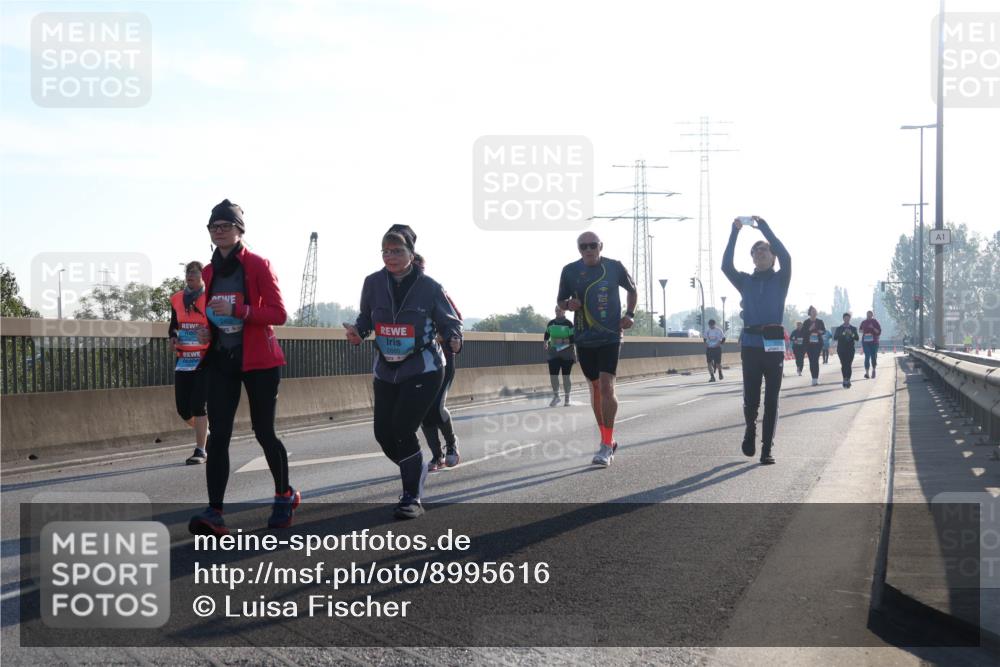 03.10.2025 - Köhlbrandbrückenlauf Luisa Fischer http://msf.ph/oto/8995616 03.10.2025 10:26:04 Position 3  meine-sportfotos.de