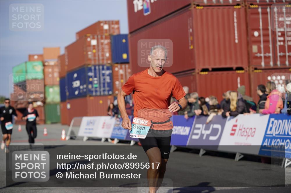03.10.2025 - Köhlbrandbrückenlauf Michael Burmester http://msf.ph/oto/8995617 03.10.2025 09:58:01 Ziel 1027, 1114, 1167, 1210, 1251, 2815 meine-sportfotos.de