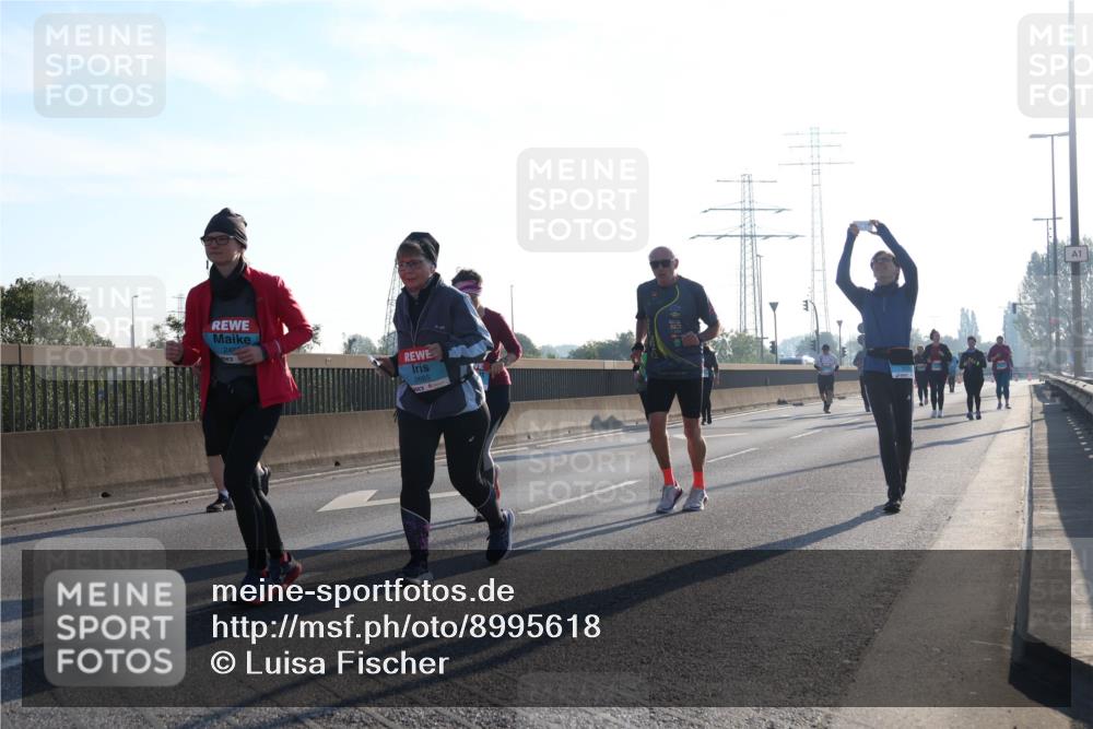 03.10.2025 - Köhlbrandbrückenlauf Luisa Fischer http://msf.ph/oto/8995618 03.10.2025 10:26:04 Position 3 245, 2665, 1 meine-sportfotos.de