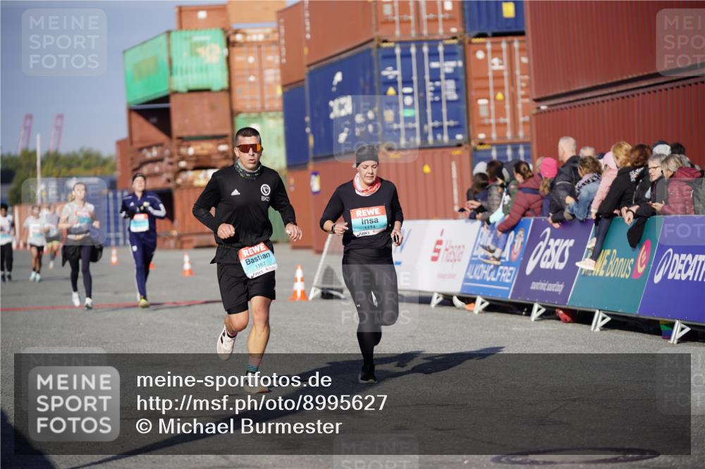 03.10.2025 - Köhlbrandbrückenlauf Michael Burmester http://msf.ph/oto/8995627 03.10.2025 09:58:03 Ziel 1027, 1114, 1167, 1210, 1251 meine-sportfotos.de