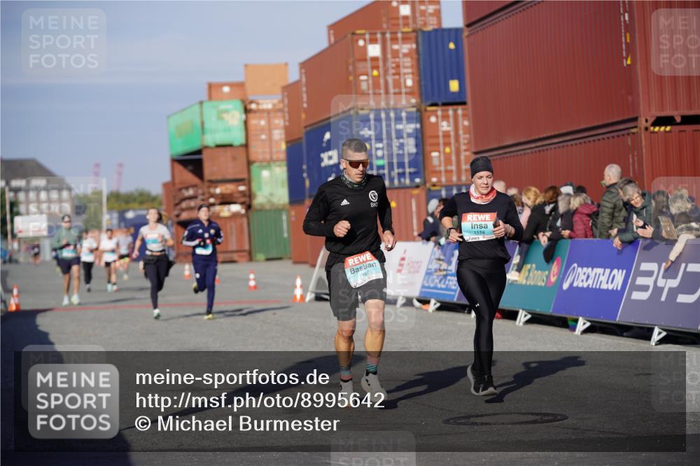 03.10.2025 - Köhlbrandbrückenlauf Michael Burmester http://msf.ph/oto/8995642 03.10.2025 09:58:04 Ziel 1114, 1167, 1210, 1251, 3243, 3246 meine-sportfotos.de