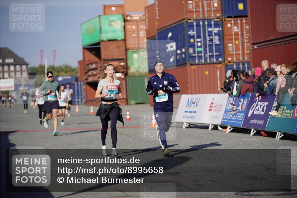 03.10.2025 - Köhlbrandbrückenlauf Michael Burmester http://msf.ph/oto/8995658 03.10.2025 09:58:07 Ziel 1114, 1143, 1167, 1210, 3243, 3246 meine-sportfotos.de