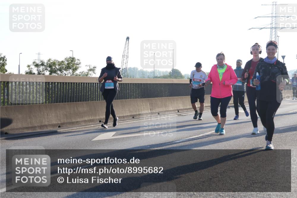 03.10.2025 - Köhlbrandbrückenlauf Luisa Fischer http://msf.ph/oto/8995682 03.10.2025 10:26:13 Position 3  meine-sportfotos.de