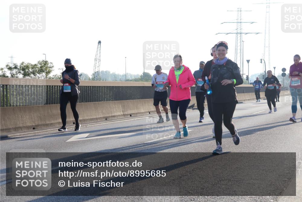 03.10.2025 - Köhlbrandbrückenlauf Luisa Fischer http://msf.ph/oto/8995685 03.10.2025 10:26:14 Position 3  meine-sportfotos.de