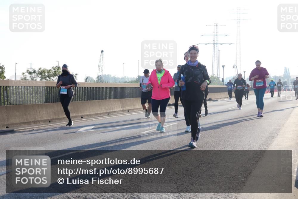 03.10.2025 - Köhlbrandbrückenlauf Luisa Fischer http://msf.ph/oto/8995687 03.10.2025 10:26:14 Position 3  meine-sportfotos.de