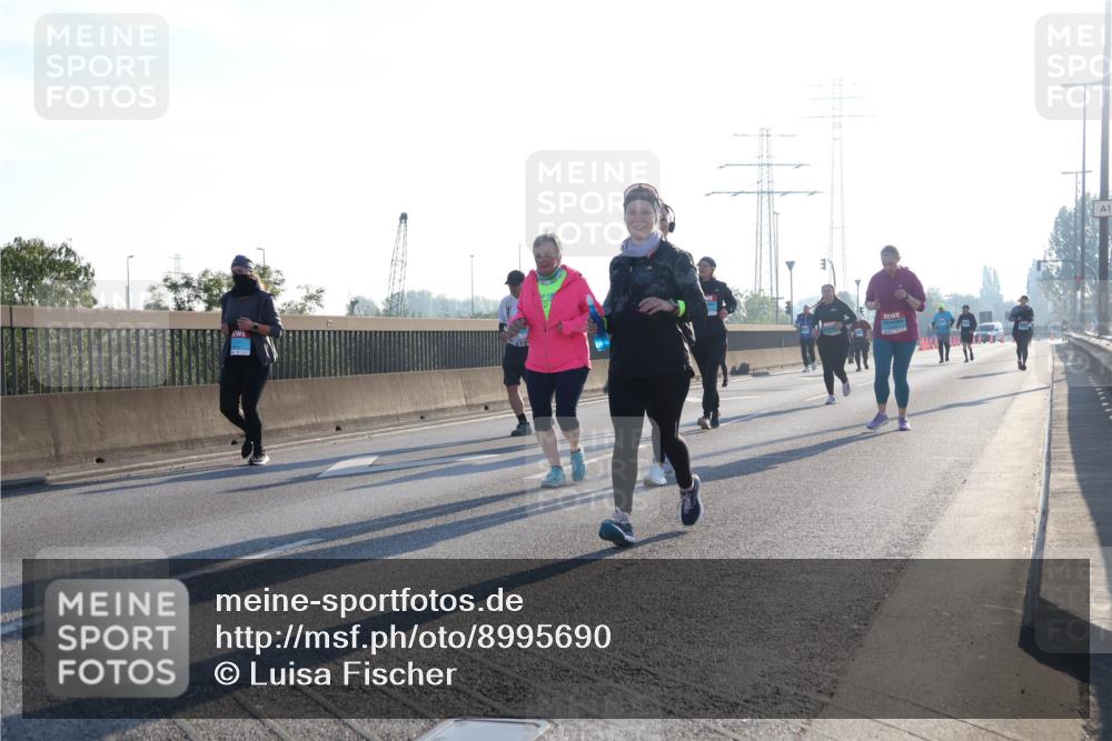 03.10.2025 - Köhlbrandbrückenlauf Luisa Fischer http://msf.ph/oto/8995690 03.10.2025 10:26:14 Position 3 1 meine-sportfotos.de