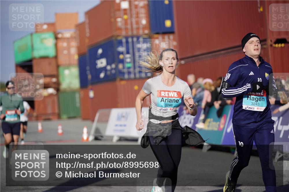 03.10.2025 - Köhlbrandbrückenlauf Michael Burmester http://msf.ph/oto/8995698 03.10.2025 09:58:09 Ziel 1114, 1143, 1167, 3243, 3246 meine-sportfotos.de