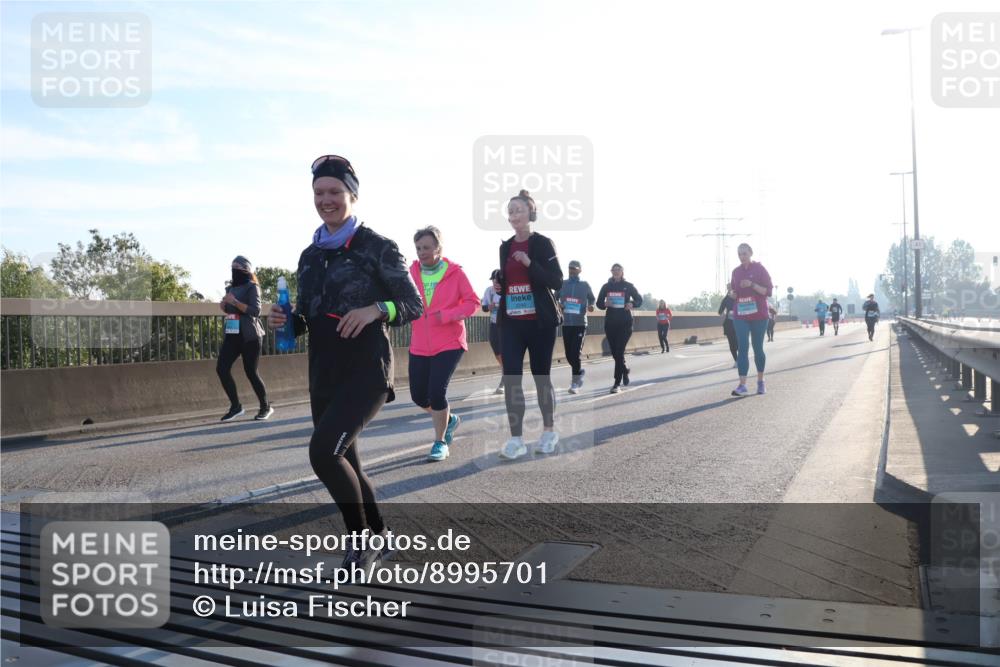 03.10.2025 - Köhlbrandbrückenlauf Luisa Fischer http://msf.ph/oto/8995701 03.10.2025 10:26:16 Position 3 100, 00, 0, 00, 000 meine-sportfotos.de