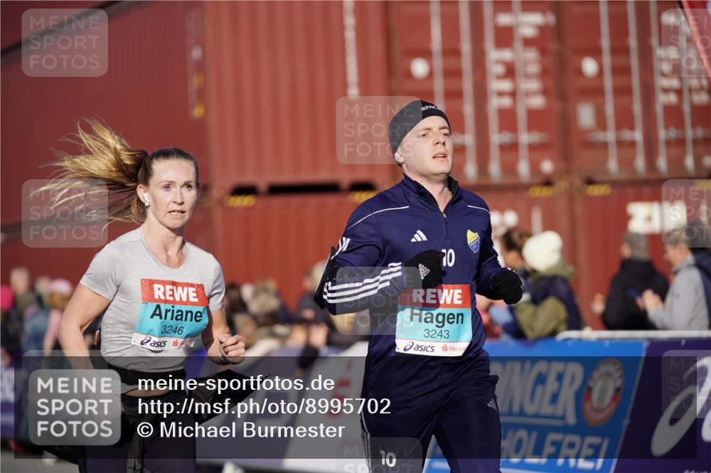 03.10.2025 - Köhlbrandbrückenlauf Michael Burmester http://msf.ph/oto/8995702 03.10.2025 09:58:09 Ziel 1114, 1143, 1167, 3243, 3246 meine-sportfotos.de