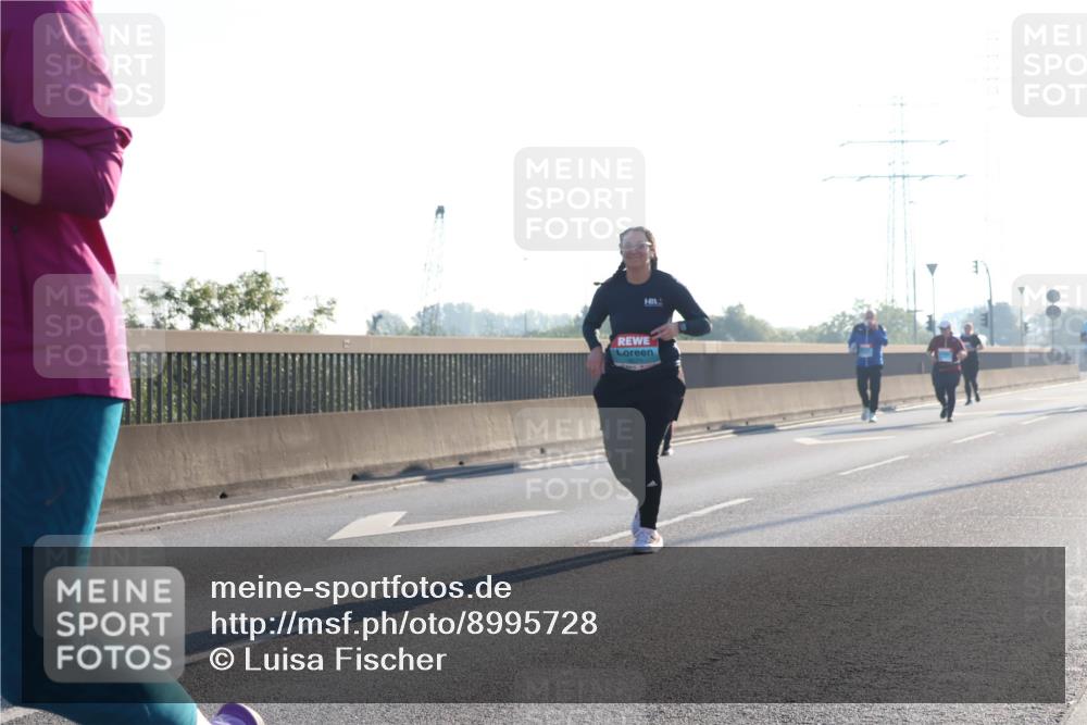03.10.2025 - Köhlbrandbrückenlauf Luisa Fischer http://msf.ph/oto/8995728 03.10.2025 10:26:19 Position 3  meine-sportfotos.de