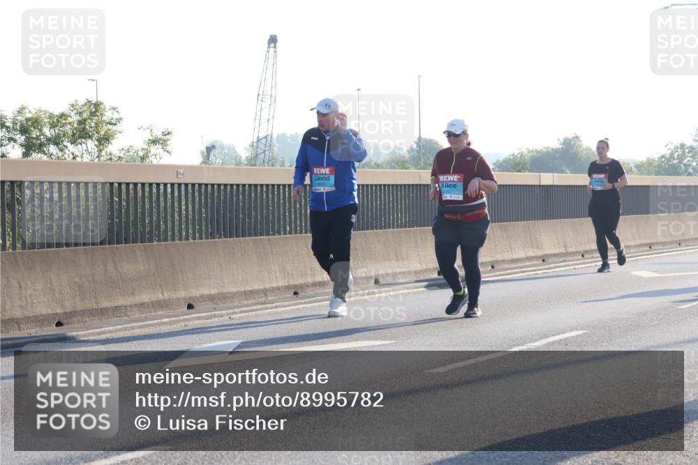 03.10.2025 - Köhlbrandbrückenlauf Luisa Fischer http://msf.ph/oto/8995782 03.10.2025 10:26:27 Position 3 2357 meine-sportfotos.de