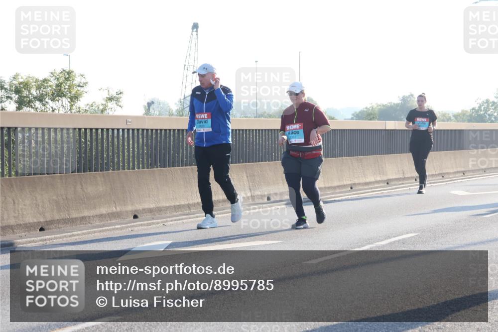 03.10.2025 - Köhlbrandbrückenlauf Luisa Fischer http://msf.ph/oto/8995785 03.10.2025 10:26:27 Position 3 2357 meine-sportfotos.de