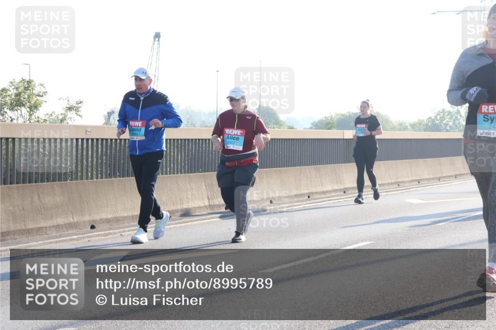 03.10.2025 - Köhlbrandbrückenlauf Luisa Fischer http://msf.ph/oto/8995789 03.10.2025 10:26:28 Position 3 2357, 242 meine-sportfotos.de