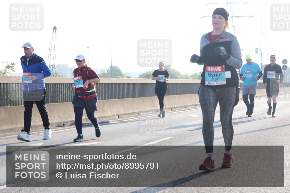 03.10.2025 - Köhlbrandbrückenlauf Luisa Fischer http://msf.ph/oto/8995791 03.10.2025 10:26:28 Position 3 2357, 2426 meine-sportfotos.de