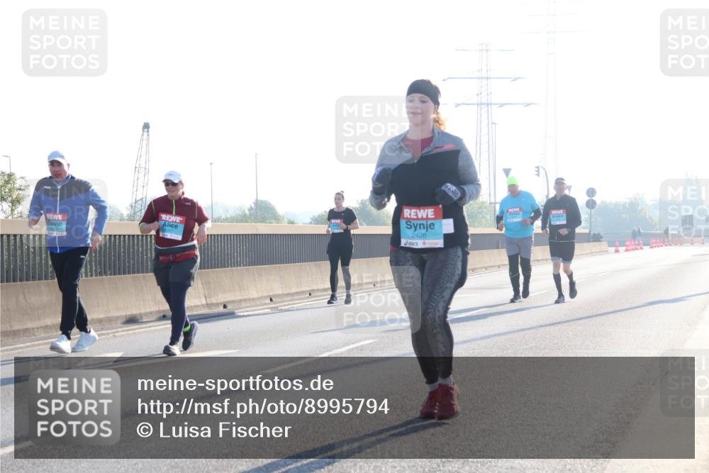 03.10.2025 - Köhlbrandbrückenlauf Luisa Fischer http://msf.ph/oto/8995794 03.10.2025 10:26:28 Position 3 2426 meine-sportfotos.de