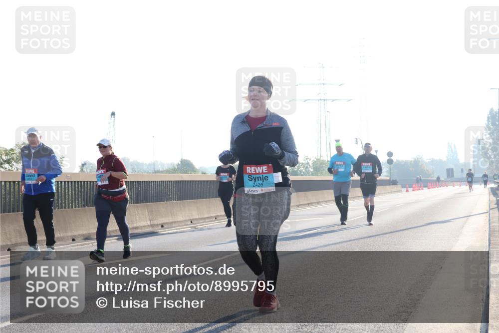 03.10.2025 - Köhlbrandbrückenlauf Luisa Fischer http://msf.ph/oto/8995795 03.10.2025 10:26:29 Position 3 2426 meine-sportfotos.de