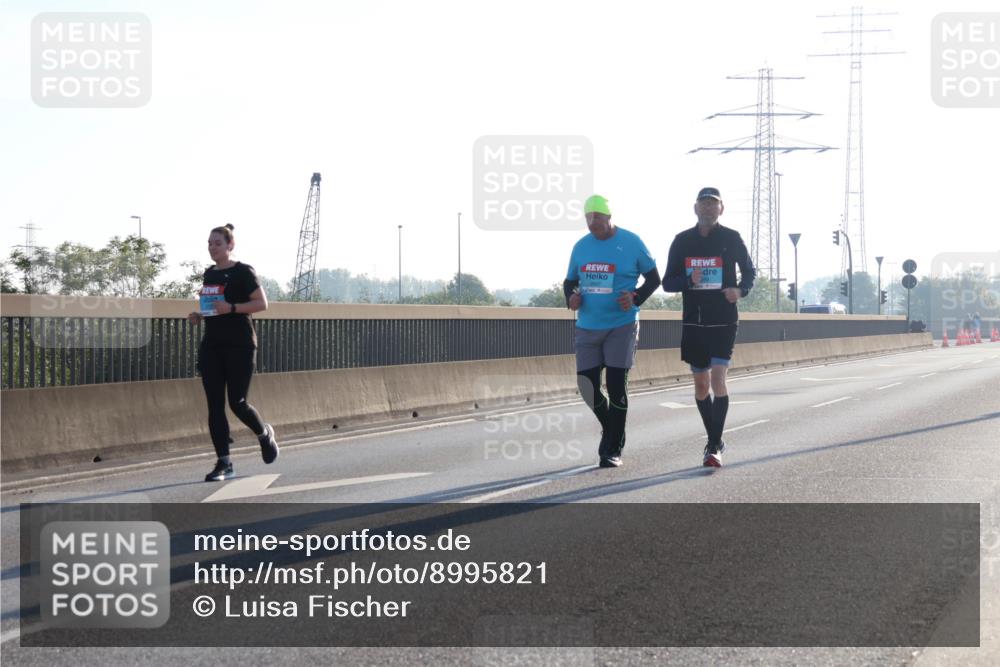 03.10.2025 - Köhlbrandbrückenlauf Luisa Fischer http://msf.ph/oto/8995821 03.10.2025 10:26:32 Position 3  meine-sportfotos.de