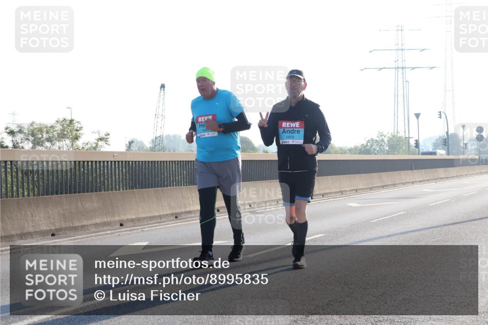 03.10.2025 - Köhlbrandbrückenlauf Luisa Fischer http://msf.ph/oto/8995835 03.10.2025 10:26:34 Position 3 2647, 2664 meine-sportfotos.de