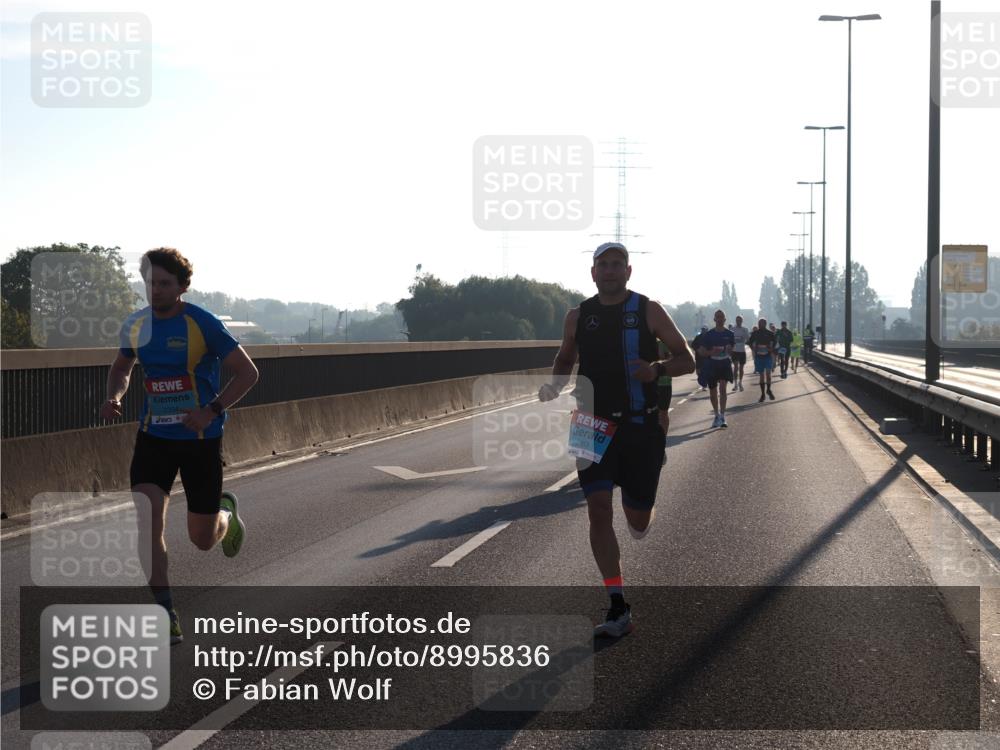 03.10.2025 - Köhlbrandbrückenlauf Fabian Wolf http://msf.ph/oto/8995836 03.10.2025 09:12:06 Position 3 3304, 3463 meine-sportfotos.de