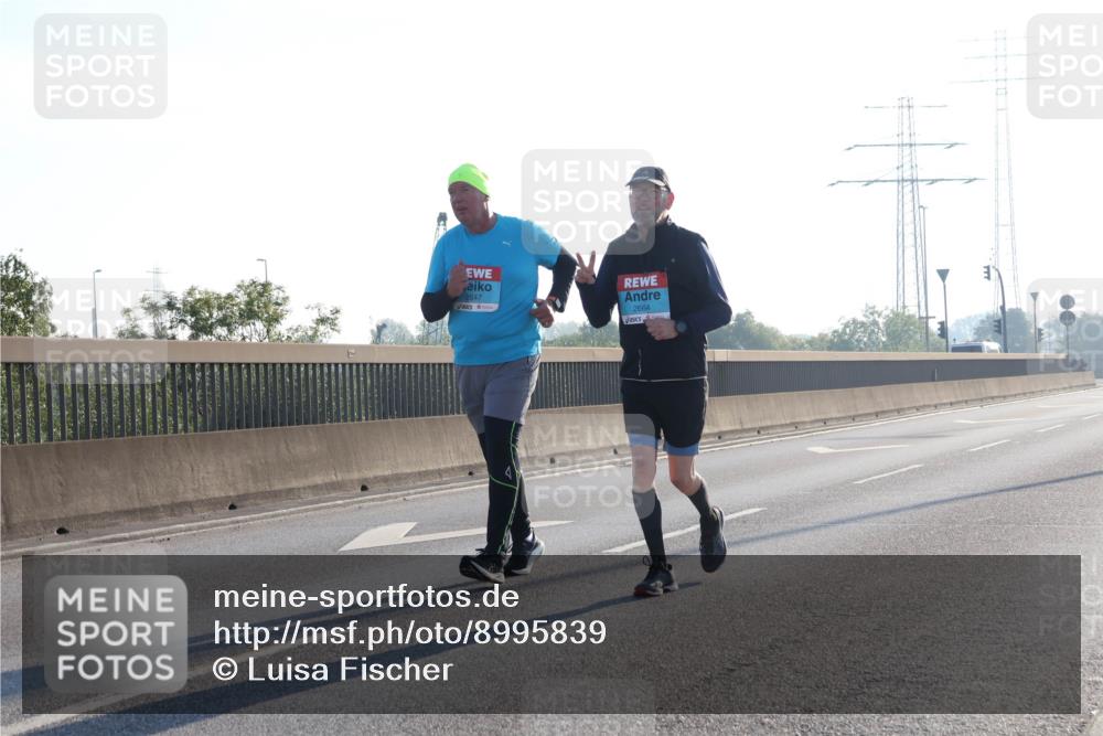 03.10.2025 - Köhlbrandbrückenlauf Luisa Fischer http://msf.ph/oto/8995839 03.10.2025 10:26:34 Position 3 2647, 2664 meine-sportfotos.de