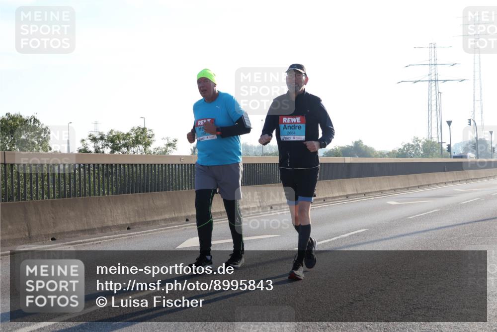 03.10.2025 - Köhlbrandbrückenlauf Luisa Fischer http://msf.ph/oto/8995843 03.10.2025 10:26:35 Position 3 2647, 2664 meine-sportfotos.de