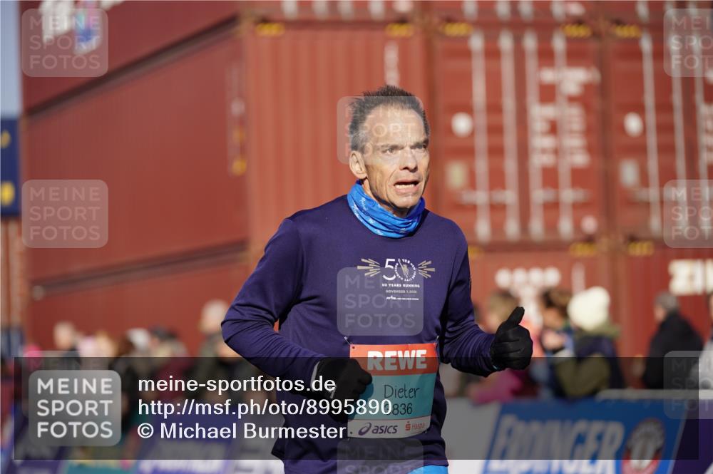 03.10.2025 - Köhlbrandbrückenlauf Michael Burmester http://msf.ph/oto/8995890 03.10.2025 09:58:26 Ziel 1052, 1094, 2962, 3592, 3749, 3836 meine-sportfotos.de